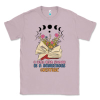 Lilac a well read woman is a dangerous creature Classic Tee - MaliasSmallBusiness