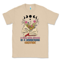 Mushroom a well read woman is a dangerous creature Classic Tee - MaliasSmallBusiness