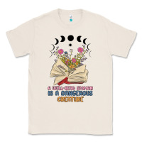 Natural a well read woman is a dangerous creature Classic Tee - MaliasSmallBusiness