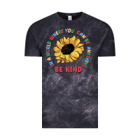 Cloud Black in a world where you can be anything be kind Vintage Tee - MaliasSmallBusiness