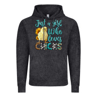 Vintage Black Western Just A Girl Who loves Chicks Vintage Hoodie - LillyAllenDesigns