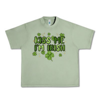 Oil Green kiss me i'm irish Urban Heavy Tee - MaliasSmallBusiness