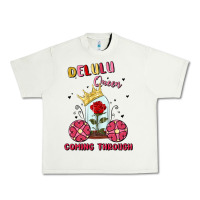Pistachio delulu queen coming through Urban Heavy Tee - MaliasSmallBusiness