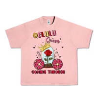 Salmon delulu queen coming through Urban Heavy Tee - MaliasSmallBusiness