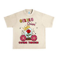 Sandshell delulu queen coming through Urban Heavy Tee - MaliasSmallBusiness
