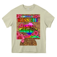 Mossy lgbtq kiss me  can cooler Heavy Core Tee - HRA Design Shop