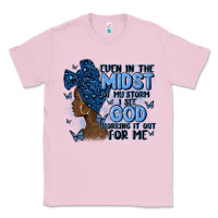 Bubblegum Pink even in the midst of may storm afro woman Classic Tee - MaliasSmallBusiness