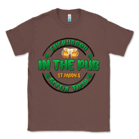 Chestnut everybody in the pub getting tipsy Classic Tee - MaliasSmallBusiness