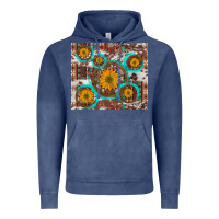 Vintage Denim sunflowers and western old wheel aztec cowhide background Vintage Hoodie - Artiststas