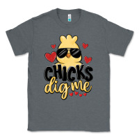 Charcoal Heather chicks dig me Classic Tee - MaliasSmallBusiness