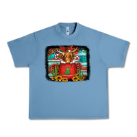 Pebble Blue hot coco christmas highland cow with background Urban Heavy Tee - Jasminsmagicworld