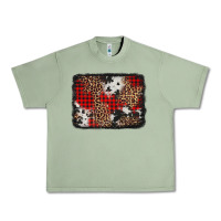 Oil Green distressed cowhide leopard christmas background Urban Heavy Tee - Jasminsmagicworld