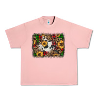 Salmon distressed christmas sunflowers leopard cowhide background Urban Heavy Tee - Jasminsmagicworld