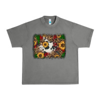 Tornado distressed christmas sunflowers leopard cowhide background Urban Heavy Tee - Jasminsmagicworld