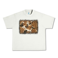 Pistachio distressed leopard cowhide background Urban Heavy Tee - Jasminsmagicworld