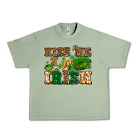 Oil Green kiss me i am irish  with lips and shamrocks Urban Heavy Tee - AdoDesignShop