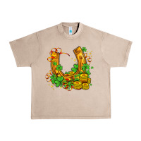 French Oak horseshoe with shamrocks and coin Urban Heavy Tee - AdoDesignShop