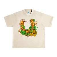 Sandshell horseshoe with shamrocks and coin Urban Heavy Tee - AdoDesignShop