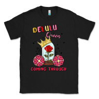 Black delulu queen coming through Classic Tee - MaliasSmallBusiness