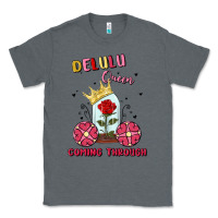 Charcoal Heather delulu queen coming through Classic Tee - MaliasSmallBusiness