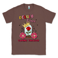 Chestnut delulu queen coming through Classic Tee - MaliasSmallBusiness