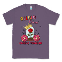 Lavender delulu queen coming through Classic Tee - MaliasSmallBusiness