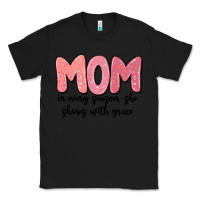 Black mom in every season, she shines with grace Classic Tee - MaliasSmallBusiness