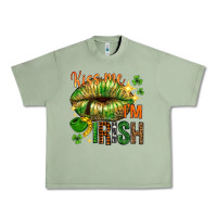 Oil Green kiss me im irish with lip Urban Heavy Tee - NancyCooperArtShop