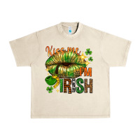 Sandshell kiss me im irish with lip Urban Heavy Tee - NancyCooperArtShop