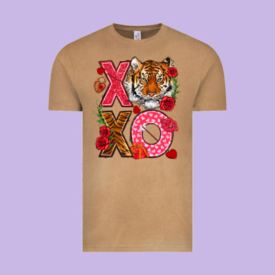 Xoxo With Tiger Vintage Tee Designed By Nancycooperartshop