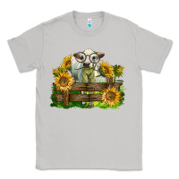 Moon Dust charolais heifer with sunflowers Classic Tee - LillyAllenDesigns