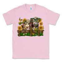 Bubblegum Pink hereford bull and heifer with sunflowers Classic Tee - LillyAllenDesigns