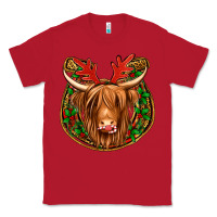 Red christmas highland cow mistletoe Christmas Classic Tee - Jasminsmagicworld
