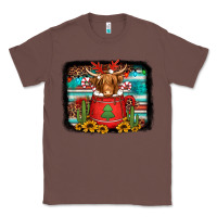 Chestnut hot coco christmas highland cow with background Classic Tee - Jasminsmagicworld