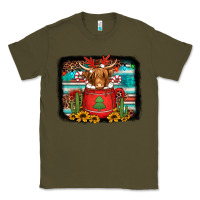 Army Green hot coco christmas highland cow with background Classic Tee - Jasminsmagicworld