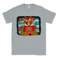 Heather Grey hot coco christmas highland cow with background Classic Tee - Jasminsmagicworld
