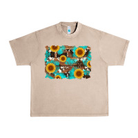 French Oak sunflower and cowhides with wood and turquoise background Urban Heavy Tee - Artiststas