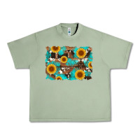 Oil Green sunflower and cowhides with wood and turquoise background Urban Heavy Tee - Artiststas