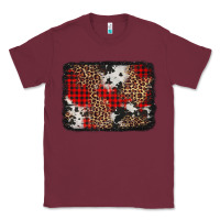 Burgundy distressed cowhide leopard christmas background Classic Tee - Jasminsmagicworld