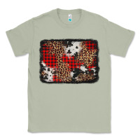 Matcha distressed cowhide leopard christmas background Classic Tee - Jasminsmagicworld