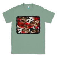 Sage distressed cowhide leopard christmas background Classic Tee - Jasminsmagicworld