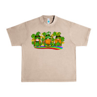 French Oak st patricks day gnomes shamrock gold rainbow Urban Heavy Tee - Artiststas