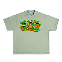 Oil Green st patricks day gnomes shamrock gold rainbow Urban Heavy Tee - Artiststas