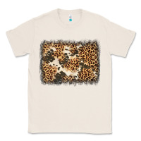 Natural distressed leopard cowhide background Classic Tee - Jasminsmagicworld