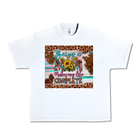 White being a mom makes my life complete Urban Heavy Tee - Artiststas