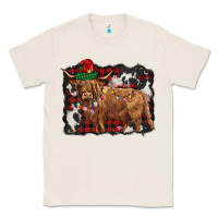 Natural christmas highland cow Classic Tee - BarkalooDesign