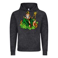 Vintage Black st patricks and horseshoes with shamrocks Vintage Hoodie - AdoDesignShop