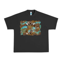 Pigment Black western leopards and turquoise with cowhide background Urban Heavy Tee - Artiststas
