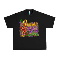 Black mardi gras vibes crawfish mask and fleur de lis Urban Heavy Tee - Artiststas