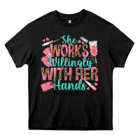 Black she works willingly with her hands Heavy Core Tee - texasbilliewilder